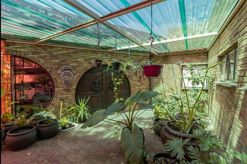 4 Bedroom Property for Sale in Langenhovenpark Free State